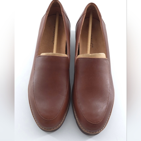 Vionic Women's Kensley Brown Smooth Leather Loafer Lug Sole Slip On Size 9.5 W - Picture 3 of 8